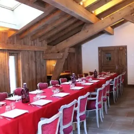 La Datcha Piscine Hammam Sauna 25 Personnes *